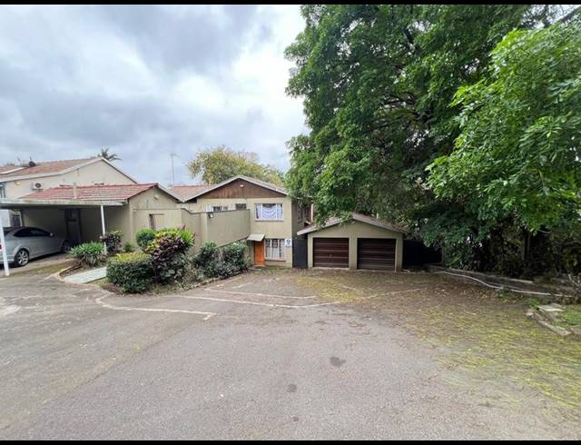 5 BEDROOM HOUSE FOR SALE IN BEREA WEST